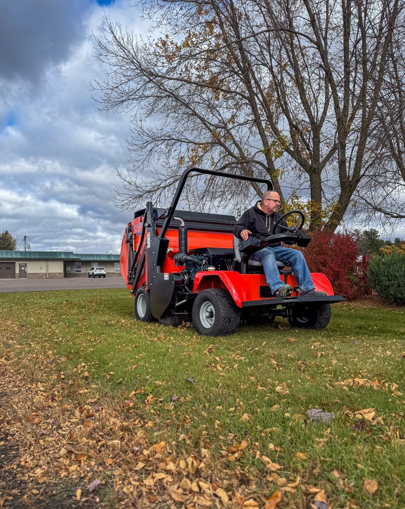 Smithco Sweep Star 60 Quad Sweeper